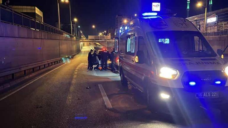 Bursada bariyerlere çarpan otomobilin sürücüsü yaralandı