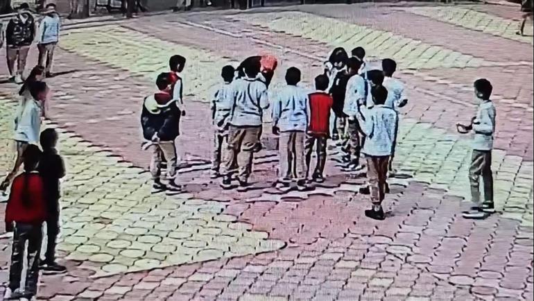 Heimlich manevrasıyla öğrencisinin hayatını kurtardı