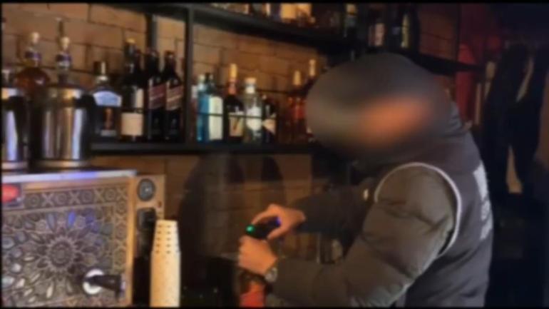 İstanbul’da gece kulübü ve restoranlara sahte içki operasyonu: 2 ton 350 litre ele geçirildi