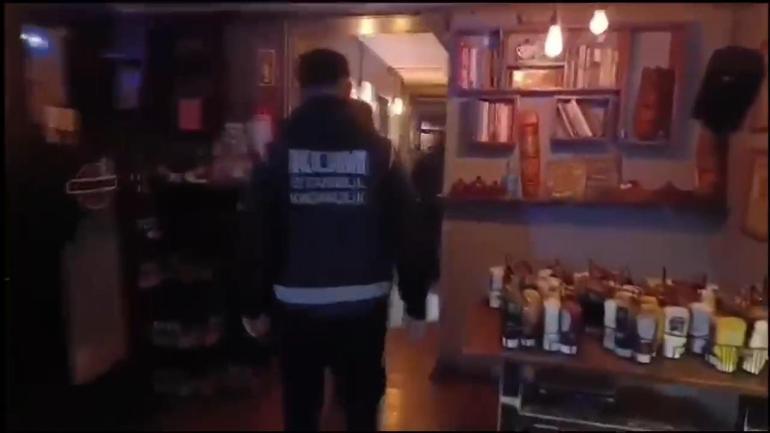 İstanbul’da gece kulübü ve restoranlara sahte içki operasyonu: 2 ton 350 litre ele geçirildi