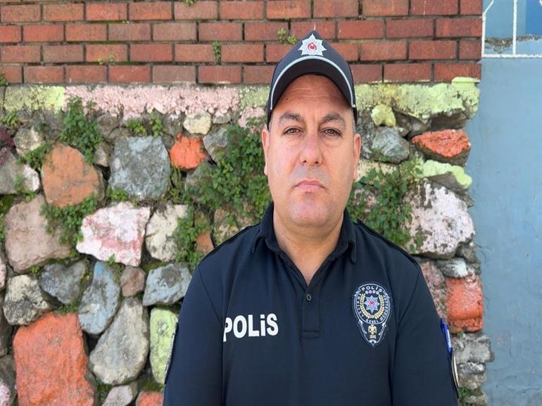 Zonguldak’ta okulda görevli polis, çocuklarla ip atladı