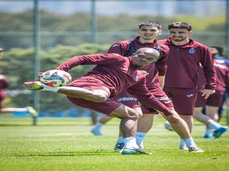 Trabzonspor, Beşiktaş maçı için İstanbul’a gitti