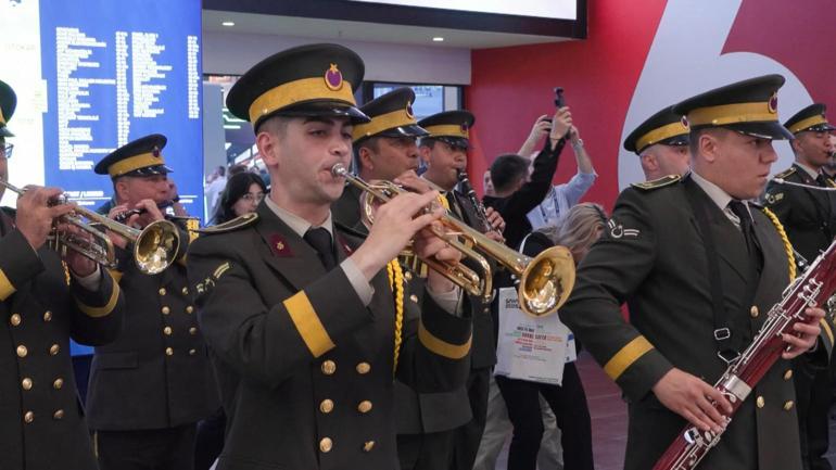 Birinci Ordu Bölge Bando Komutanlığı, SAHA 2026 Fuarında konser verdi