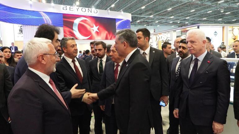İçişleri Bakanı Çiftçi, SAHA 2026’yı ziyaret etti