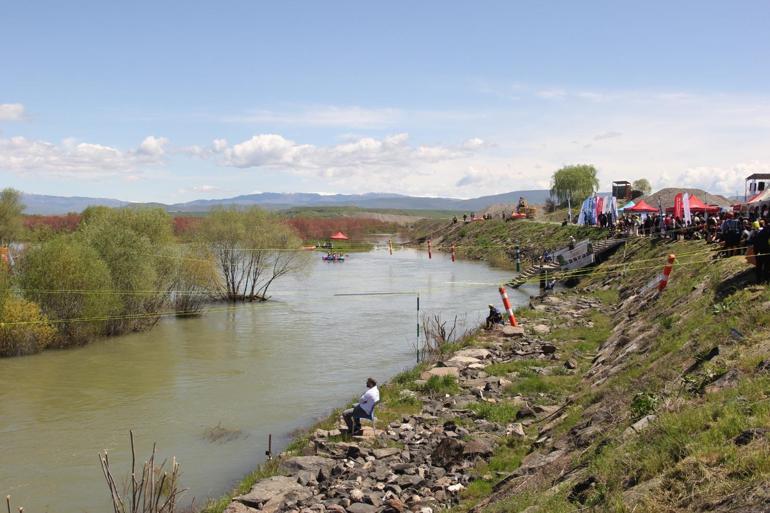 Okul Sporları Rafting Türkiye Şampiyonası, Murat Nehri’nde başladı