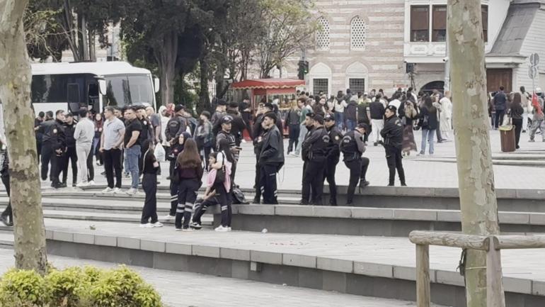 Beşiktaş İskelesinin önünde bıçaklı kavga; yaralılar var