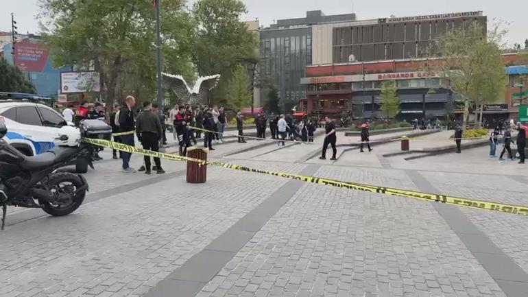 Beşiktaş İskelesinin önünde bıçaklı kavga; yaralılar var