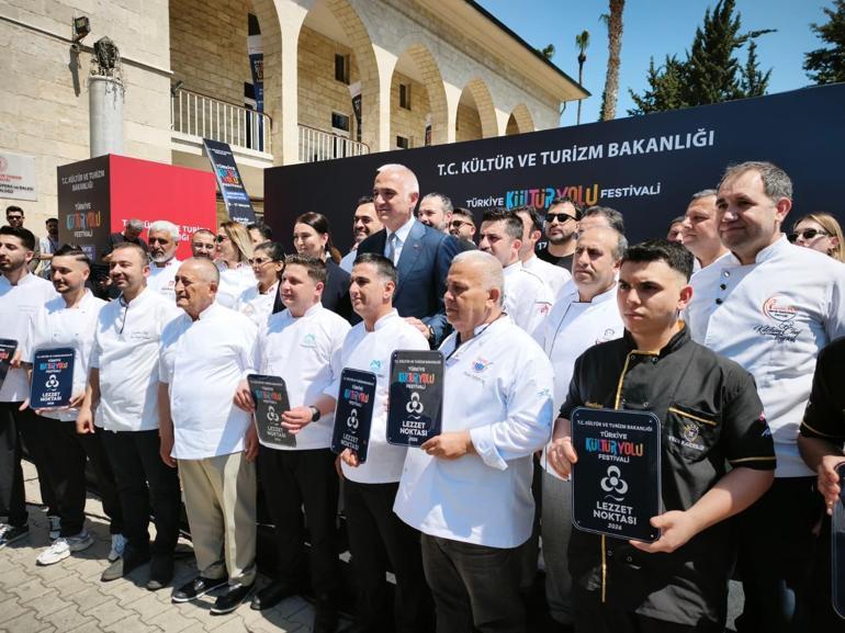 Bakan Ersoy, Mersin Kültür Yolu Festivalinin açılış törenine katıldı
