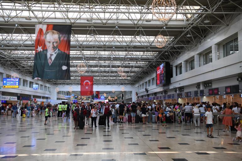 Bakan Uraloğlu: 4 ayda hava yolunda 67 milyon 496 bin 871 yolcu seyahat etti