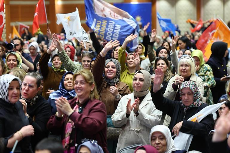 Cumhurbaşkanı Erdoğan, AK Parti İstanbul İl Kadın Kolları Danışma Meclisi’ne telefonla bağlandı