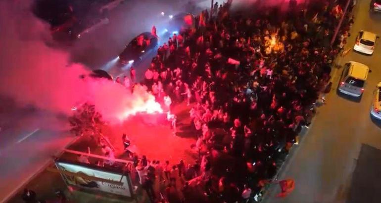Galatasarayın şampiyonluğu Bursada coşkuyla kutlandı