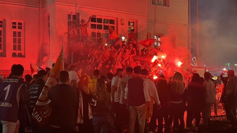 Galatasaray’ın şampiyonluğu Yalovada kutlandı