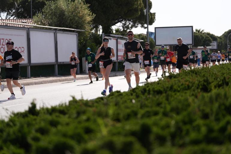 Çeşme Yarı Maratonu’nda ödüller sahiplerini buldu