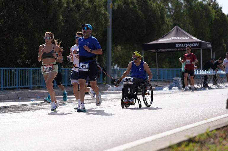 Çeşme Yarı Maratonu’nda ödüller sahiplerini buldu