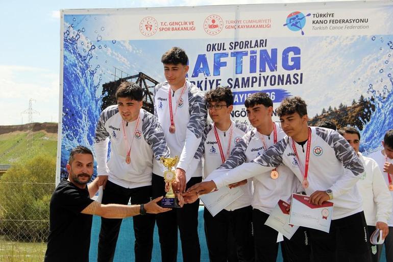 Murat Nehri’nde rafting şampiyonası sona erdi