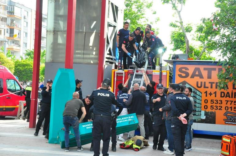 Manisa’da üst geçidin asansöründe sıkışarak can verdi