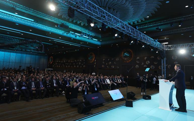 Bakan Bayraktar: Türkiyenin ilk deniz üstü rüzgar YEKA yarışmasını gerçekleştireceğiz