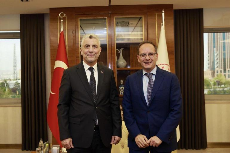 Bakan Bolat, Rusya ve İtalya büyükelçileri ile görüştü