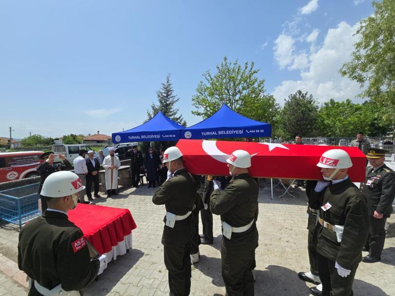 Şehit askerin cenazesi, ailesinin isteği üzerine 14 yıl sonra İstanbula nakledildi
