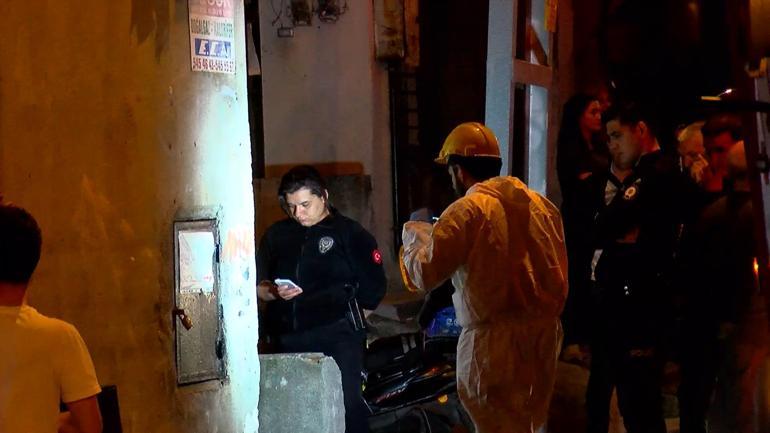 Eyüpsultanda 3 katlı binada yangın: 2si çocuk 4 yaralı