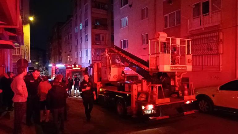 Bursa’da apartman dairesinde çıkan yangın söndürüldü