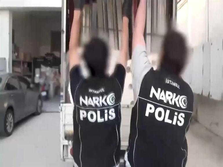 Bağcılarda duş teknelerinin arasına gizlenmiş 92 kilo 500 gram eroin ele geçirildi