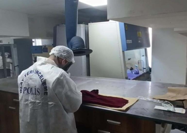 Anne, baba ve kardeşini öldüren sanık, ilk duruşmada savunma yapmadı