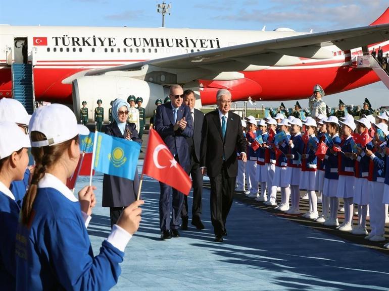 Cumhurbaşkanı Erdoğan, Kazakistanda resmi t&ouml;renle karşılandı