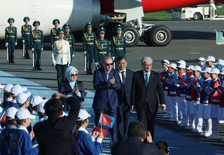 Cumhurbaşkanı Erdoğan, Kazakistanda resmi t&ouml;renle karşılandı