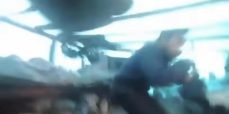 Orman işçilerinin yakınına yıldırım düştü; o anlar kamerada