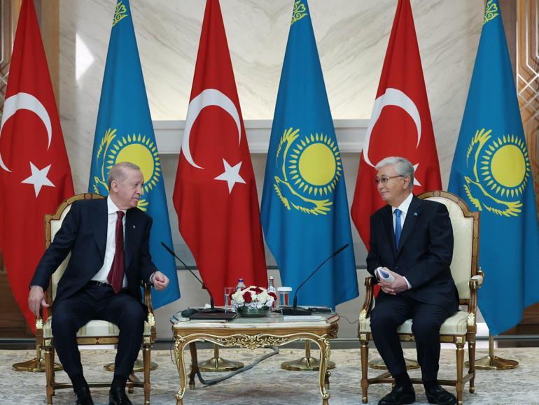 Cumhurbaşkanı Erdoğan, Kazakistanda resmi törenle karşılandı