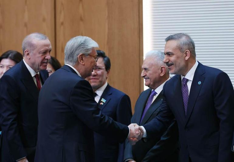 Cumhurbaşkanı Erdoğan, Kazakistan Cumhurbaşkanı Tokayev ile bir araya geldi