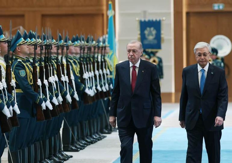 Cumhurbaşkanı Erdoğan, Kazakistan Cumhurbaşkanı Tokayev ile bir araya geldi