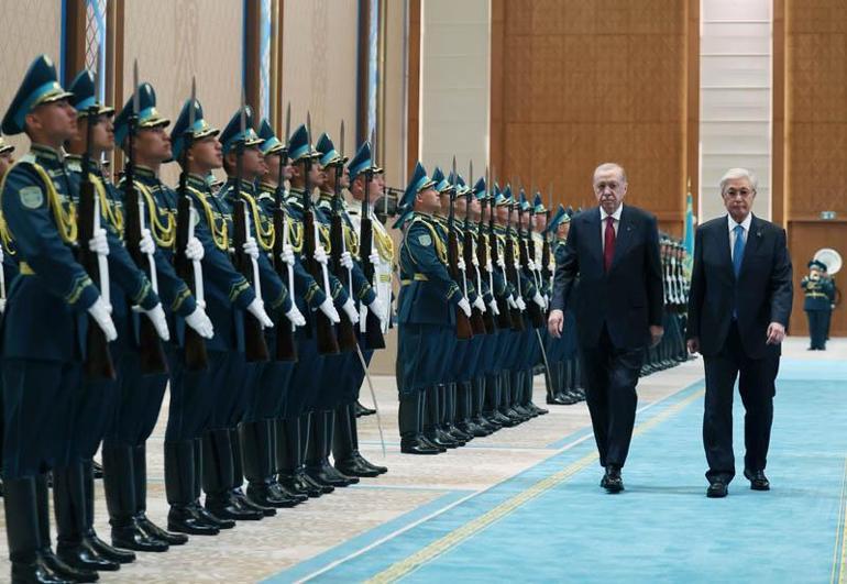 Cumhurbaşkanı Erdoğan, Kazakistan Cumhurbaşkanı Tokayev ile bir araya geldi