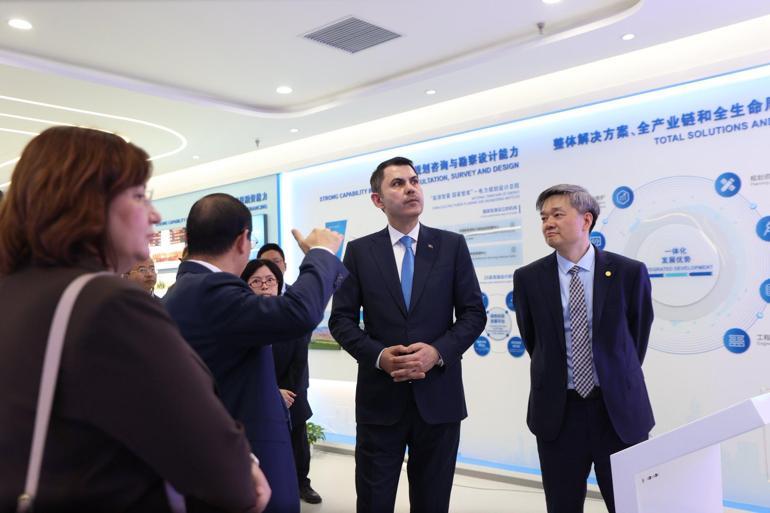 Bakan Kurum, İpek Yolu Fonu Yönetim Kurulu Başkanı Zhu ile görüştü