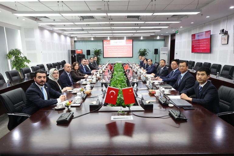 Bakan Kurum, İpek Yolu Fonu Yönetim Kurulu Başkanı Zhu ile görüştü