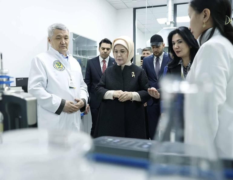 Emine Erdoğan, Kazakistanda Sıfır Atık Eğitim Laboratuvarının açılışını yaptı