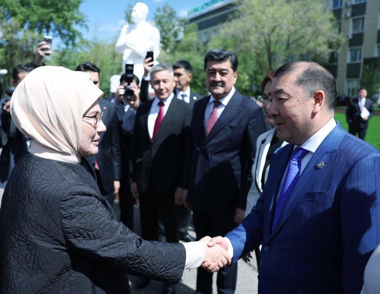 Emine Erdoğan, Kazakistanda Sıfır Atık Eğitim Laboratuvarının açılışını yaptı