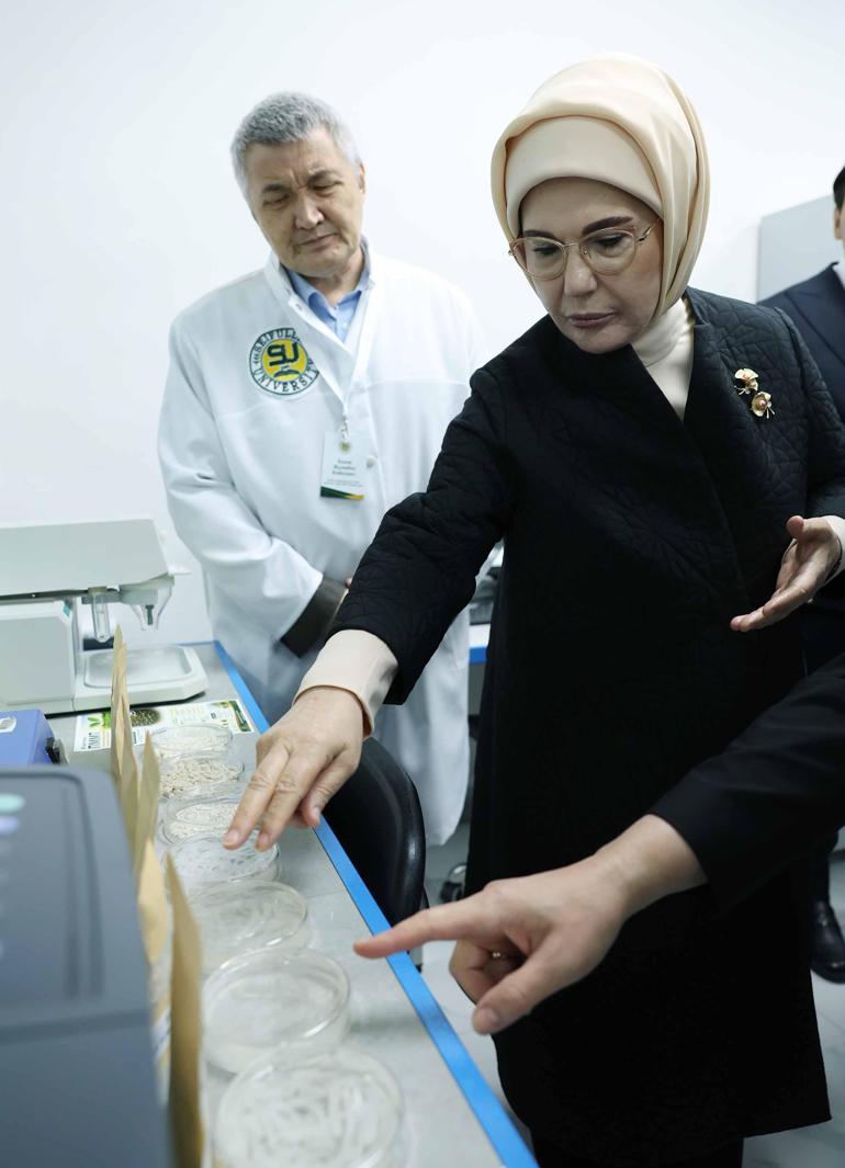 Emine Erdoğan, Kazakistanda Sıfır Atık Eğitim Laboratuvarının açılışını yaptı