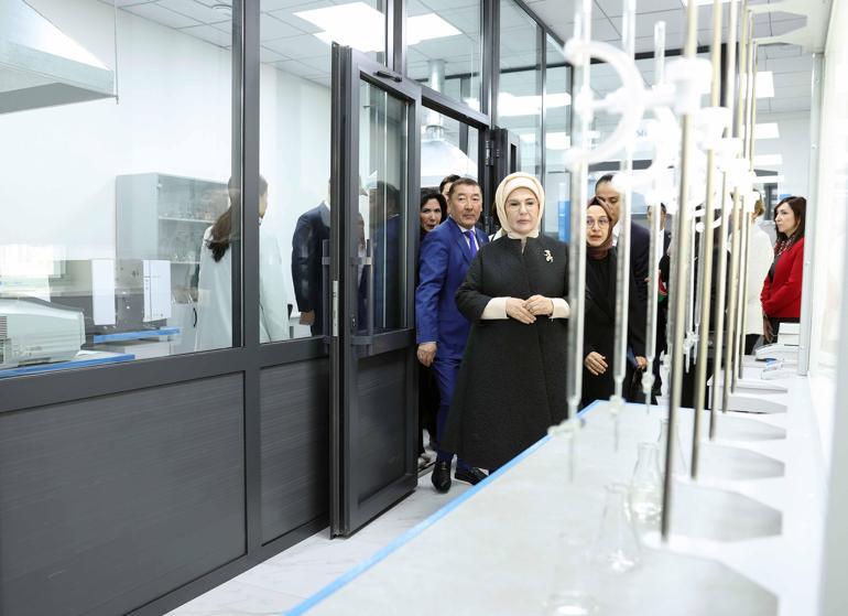Emine Erdoğan, Kazakistanda Sıfır Atık Eğitim Laboratuvarının açılışını yaptı