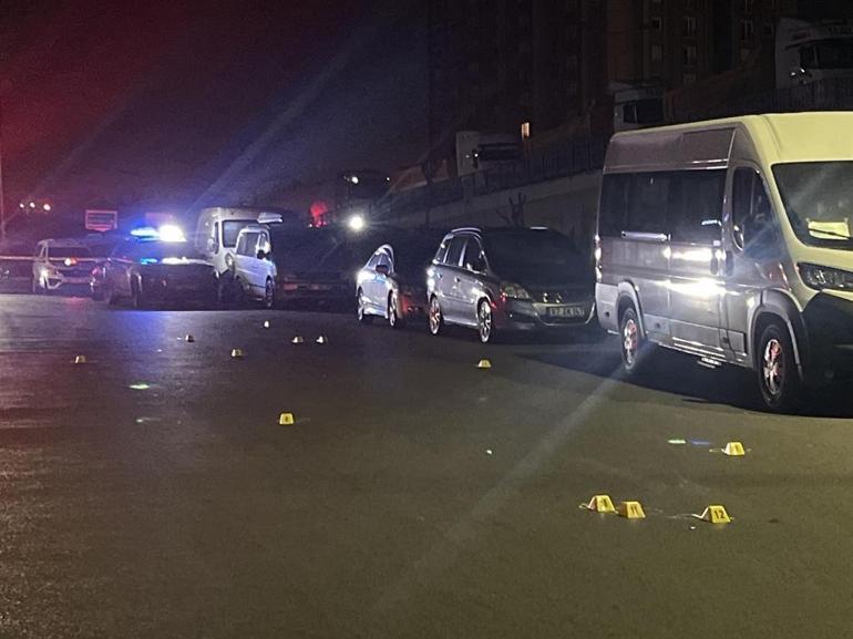 Küçükçekmecede polisin dur ihtarına uymayan şüpheliler kaçarken kaza yaptı: 1 polis yaralandı, 2 gözaltı