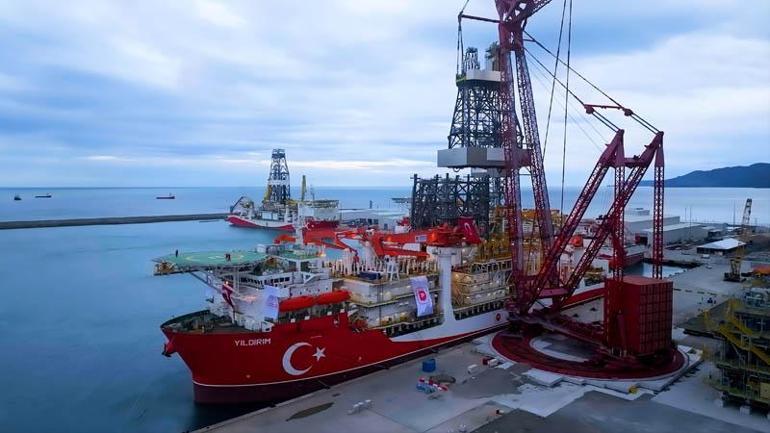 Yıldırım Derin Deniz Sondaj Gemisi, ilk görevi için Filyos Limanından ayrıldı