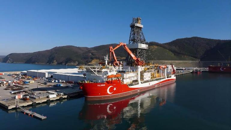 Yıldırım Derin Deniz Sondaj Gemisi, ilk görevi için Filyos Limanından ayrıldı