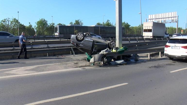 Küçükçekmece D-100 Karayolunda takla atan otomobilde mahsur kalan kişi kurtarıldı