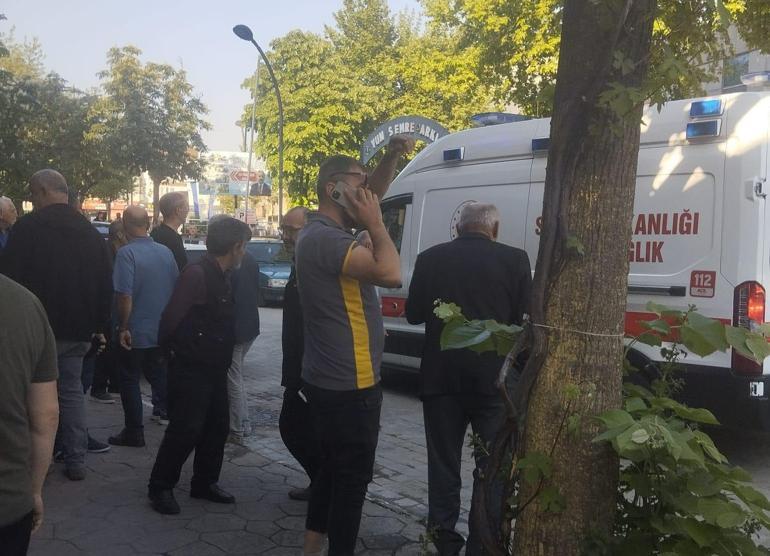 Sokak ortasında tabanca ile vurulan kadın, berber dükkanına sığındı