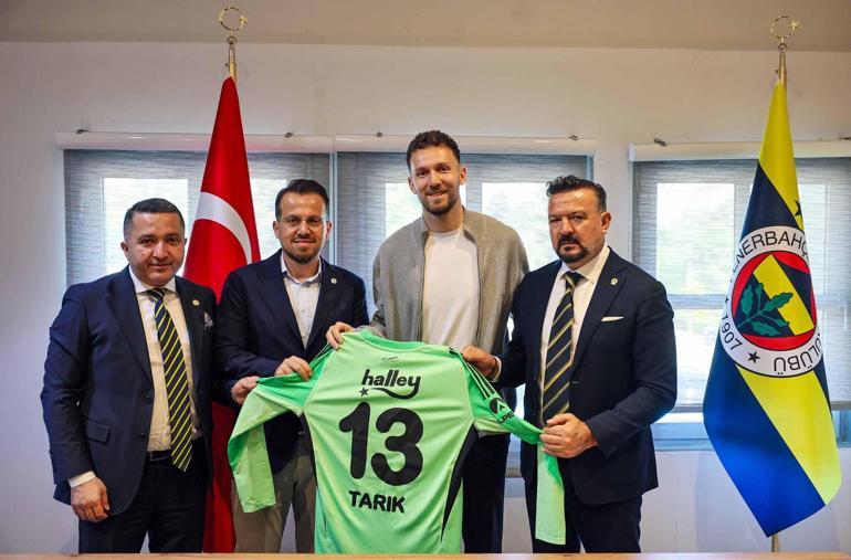 Fenerbahçe, kaleci Tarık Çetin’le 3 yıllık sözleşme imzaladı
