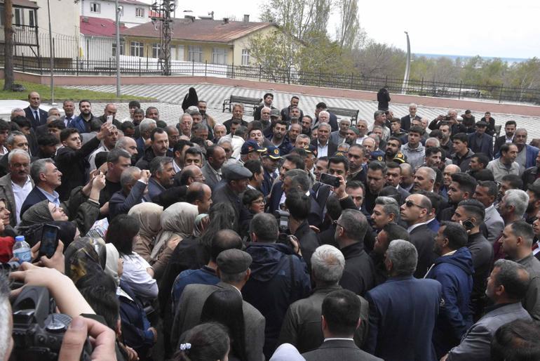 Bakan Çiftçi, Bitliste