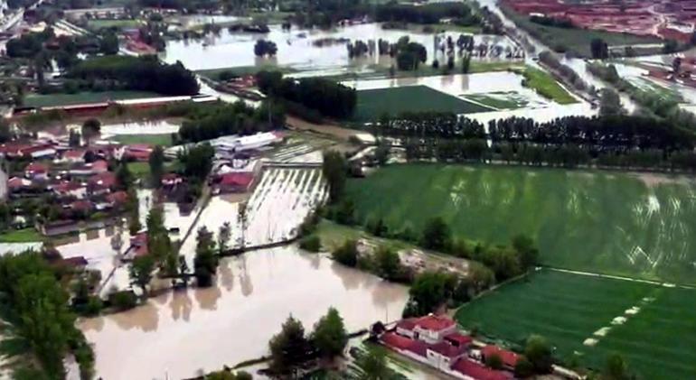 Tokatta sağanak sonrası su altında kalan tarım arazileri dronla görüntülendi