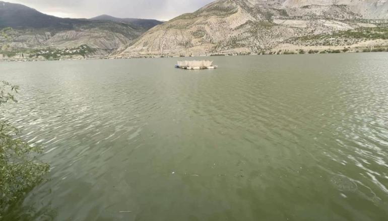 Baharda coşan Tortum Şelalesi ziyaretçilerini ağırlıyor