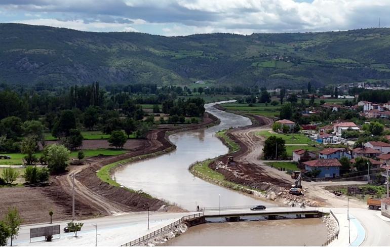 Tokatta sağanak sonrası su altında kalan tarım arazileri dronla görüntülendi